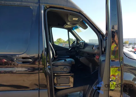 2020 Mercedes-Benz Sprinter 2500 High Roof V6 z USA, uszkodzony, nr VIN W1W4ECVY2LT022043